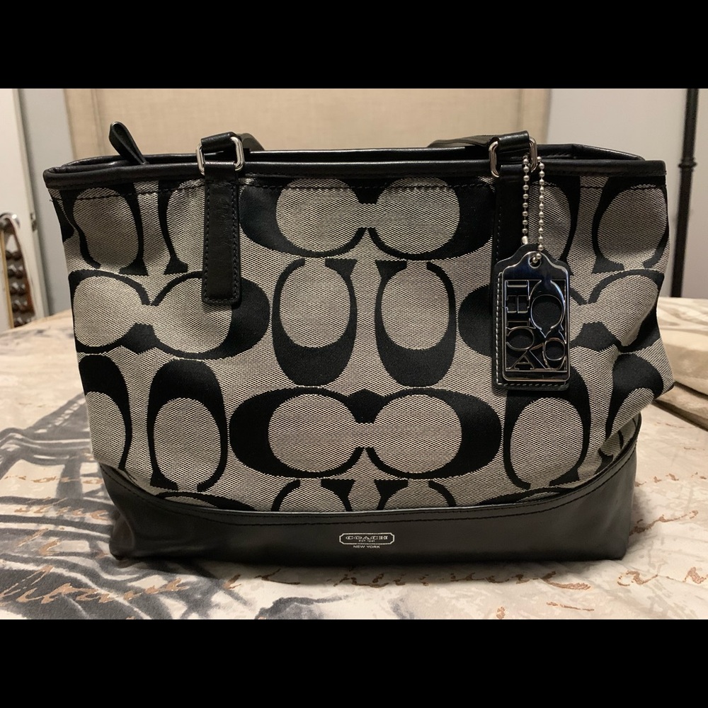 💎 COACH SIGNATURE HANDBAG💎